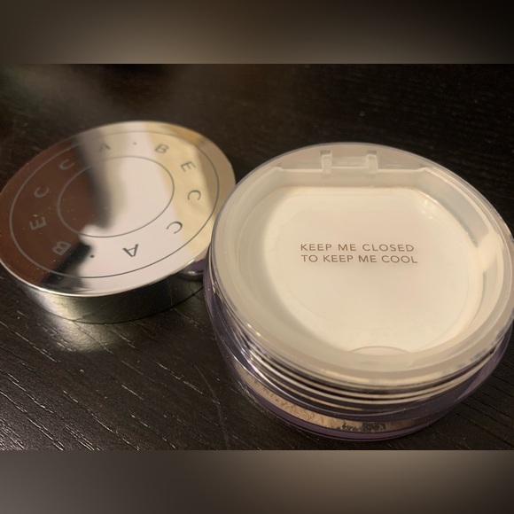Becca Hydra Mist Setting Powder - Picture 3 of 3